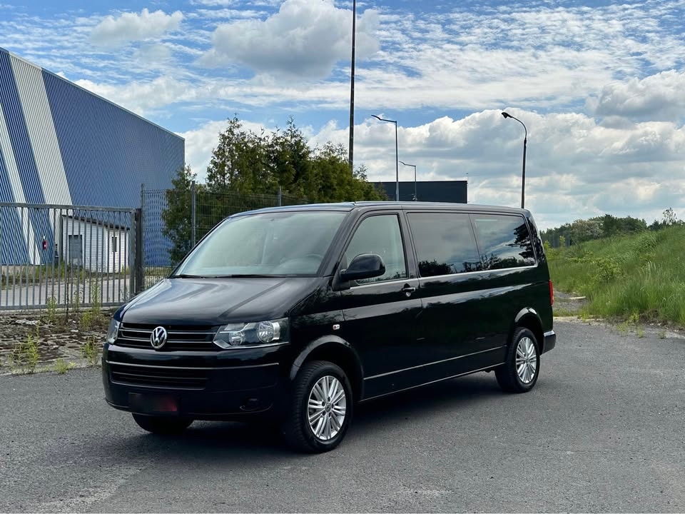 Volkswagen Caravelle Long 2.0 TDI DSG (2015) – 8místný vůz v