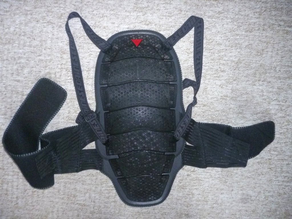 páteřák - DAINESE
