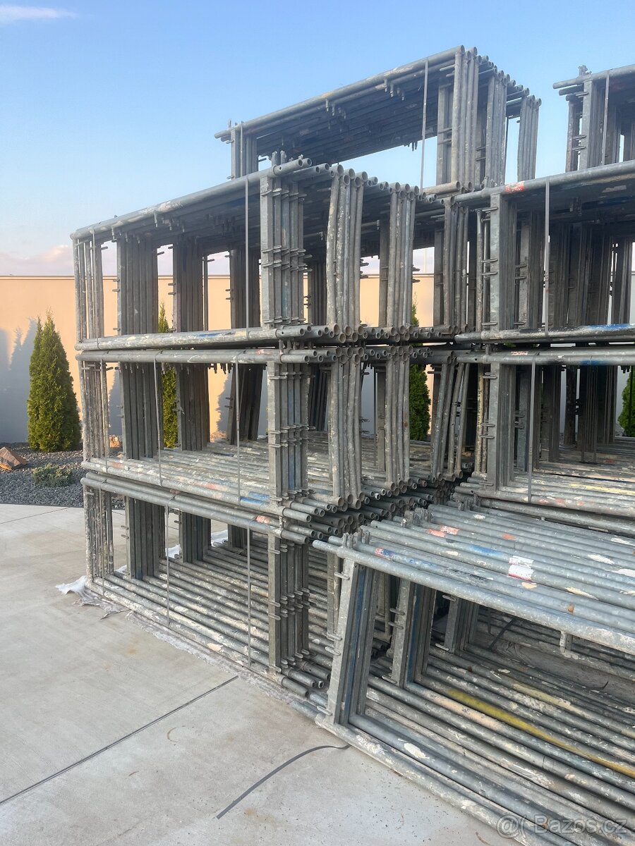 Prodám nové lešení (pouze rámy použité)