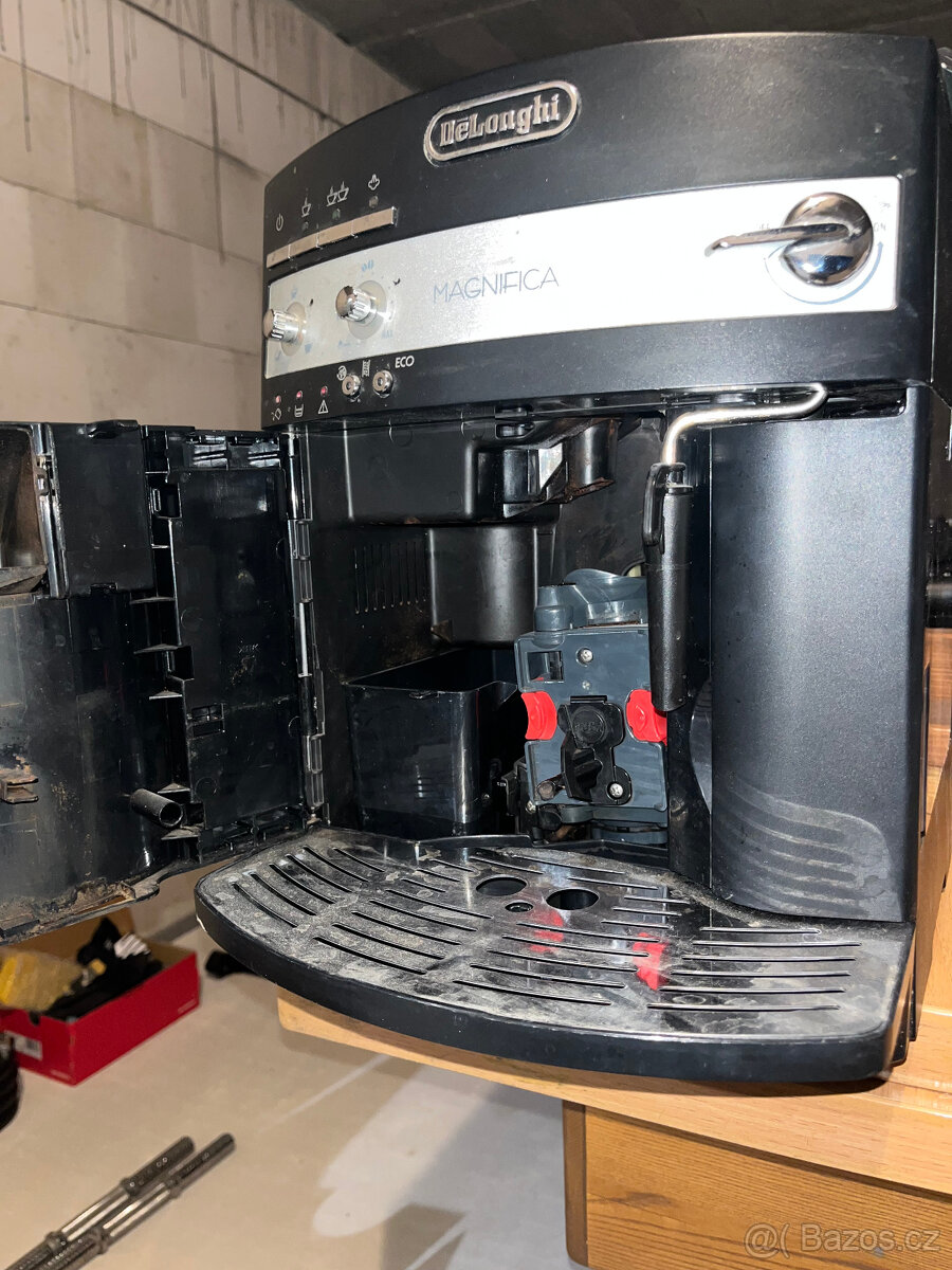 Automatický kávovar DeLonghi ESAM 3000