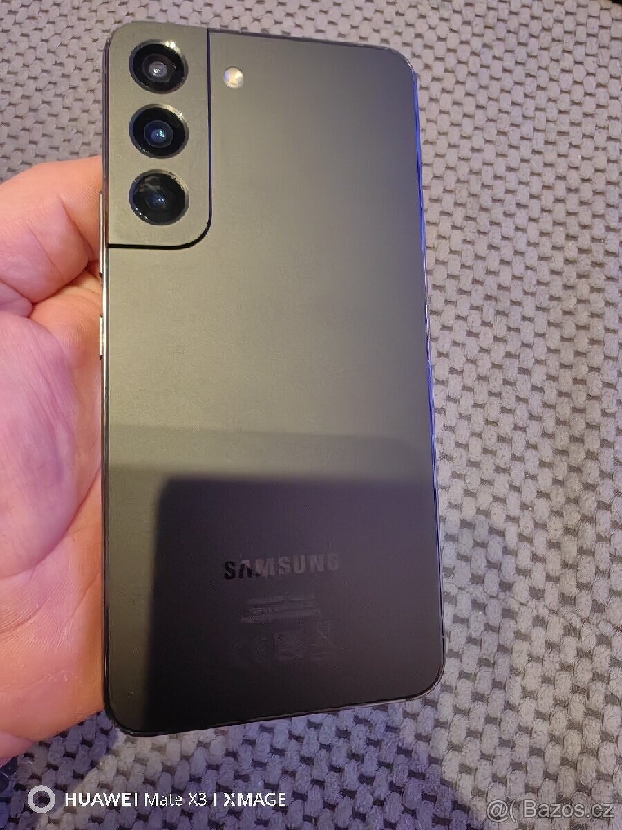 Samsung Galaxy S22 5G v top stavu s krabici