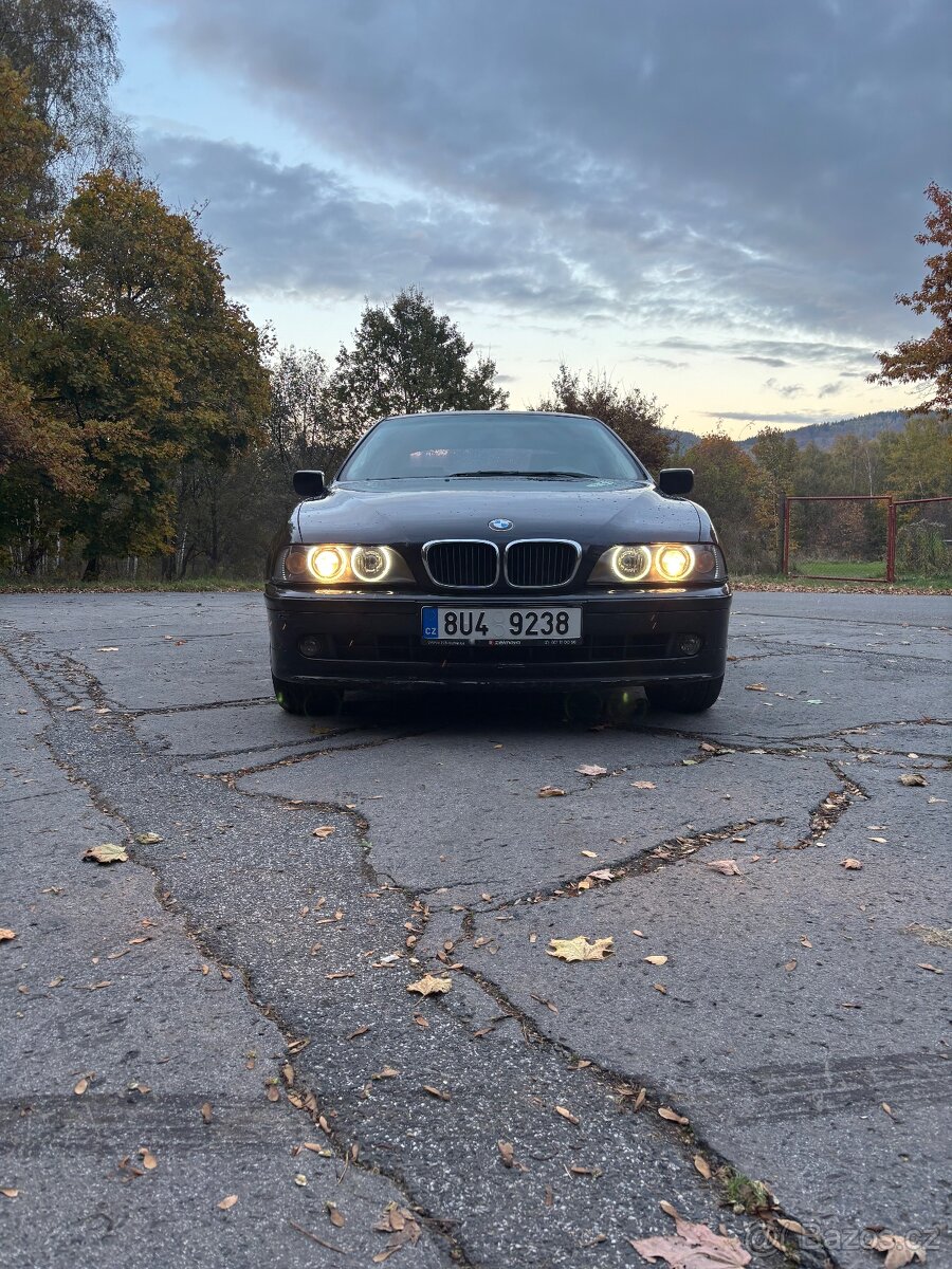 BMW E39 525i