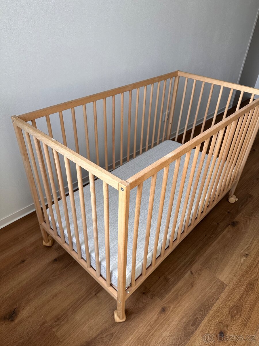 Dětská postýlka Ikea s matraci