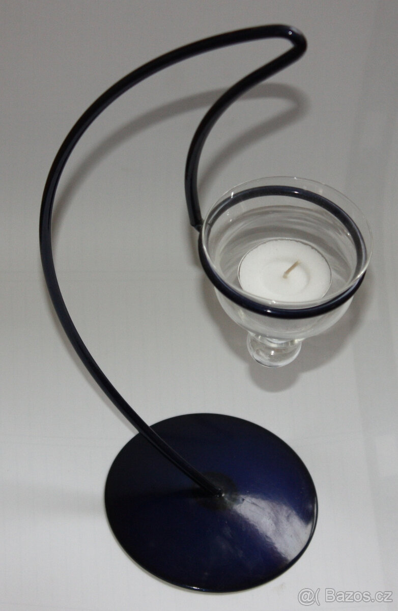 Svícen, tvar měsíc, výška cca 31 cm