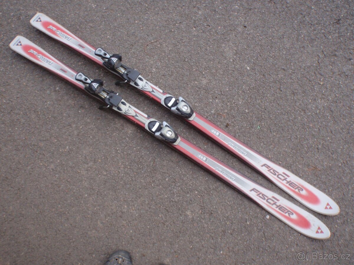 Sjezdové lyže FISCHER