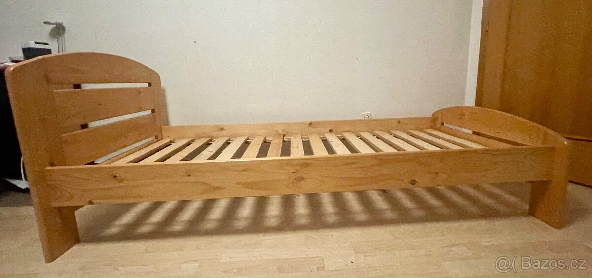 Dřevěná postel 90x200