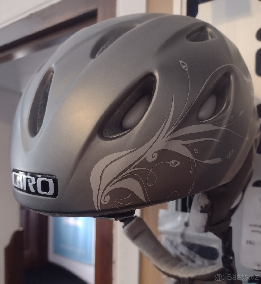 LYŽAŘSKÁ HELMA GIRO NEO LUXORY /vel.S