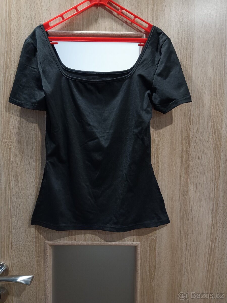 Prodám pěkné černé triko. Značka Shein