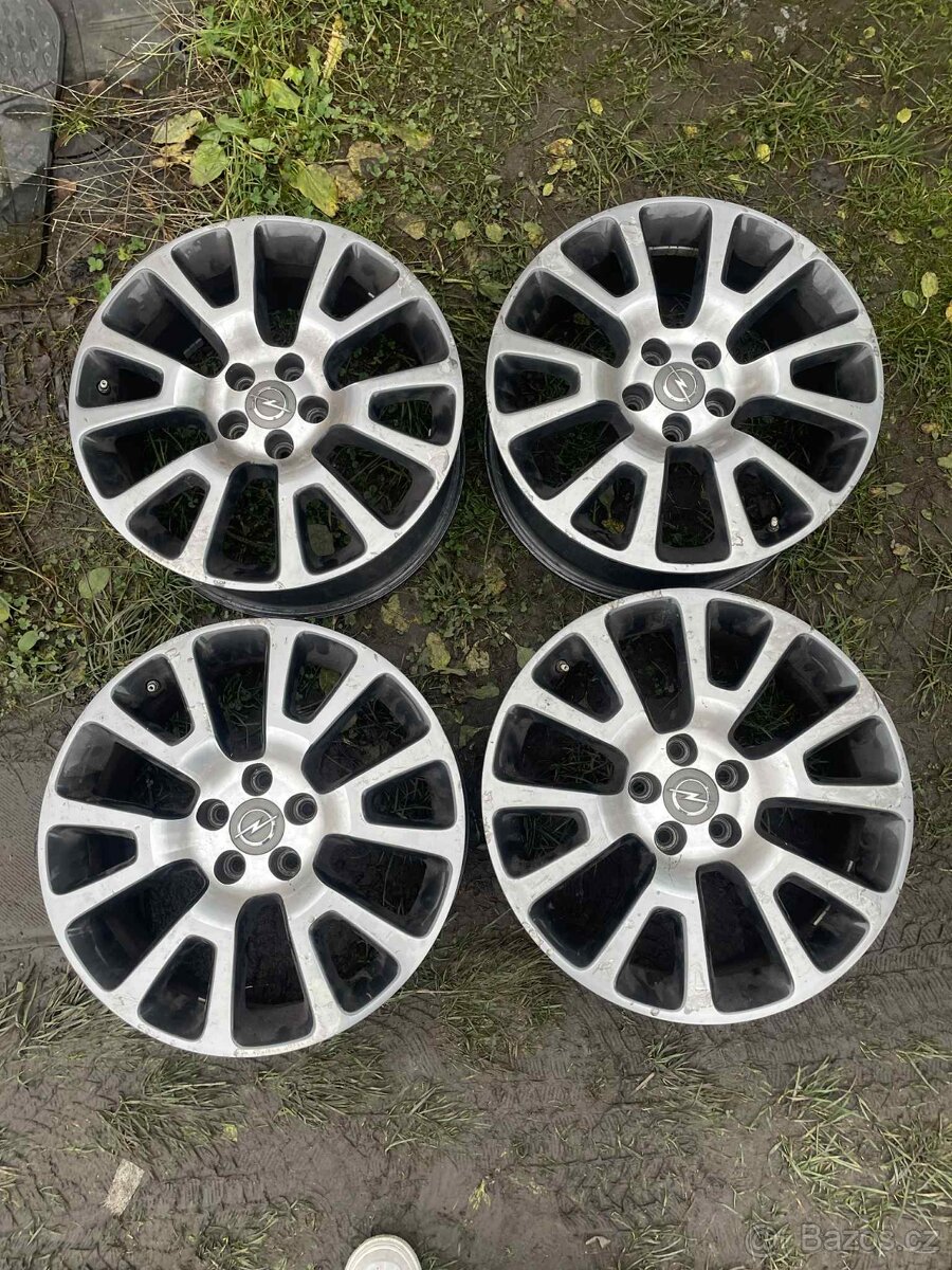 Opel Zafira, Meriva 5x110 18 bez pneumatik zutá ALU kola ..