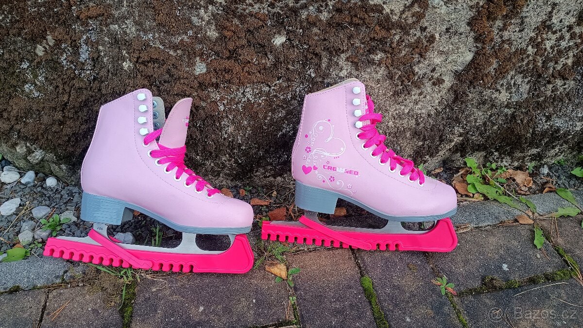 Dívčí brusle růžové velikost 33
