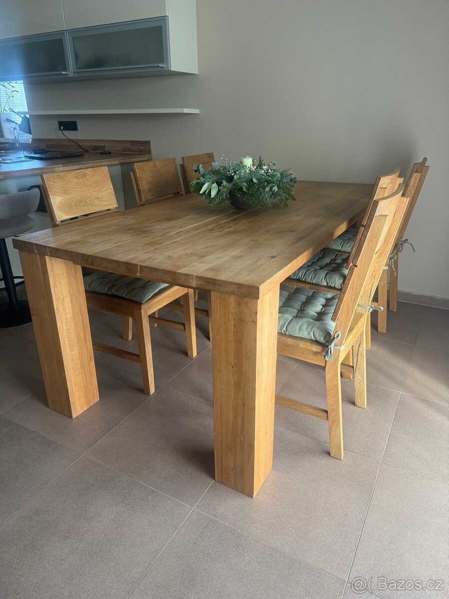 Dubový stůl a židle
