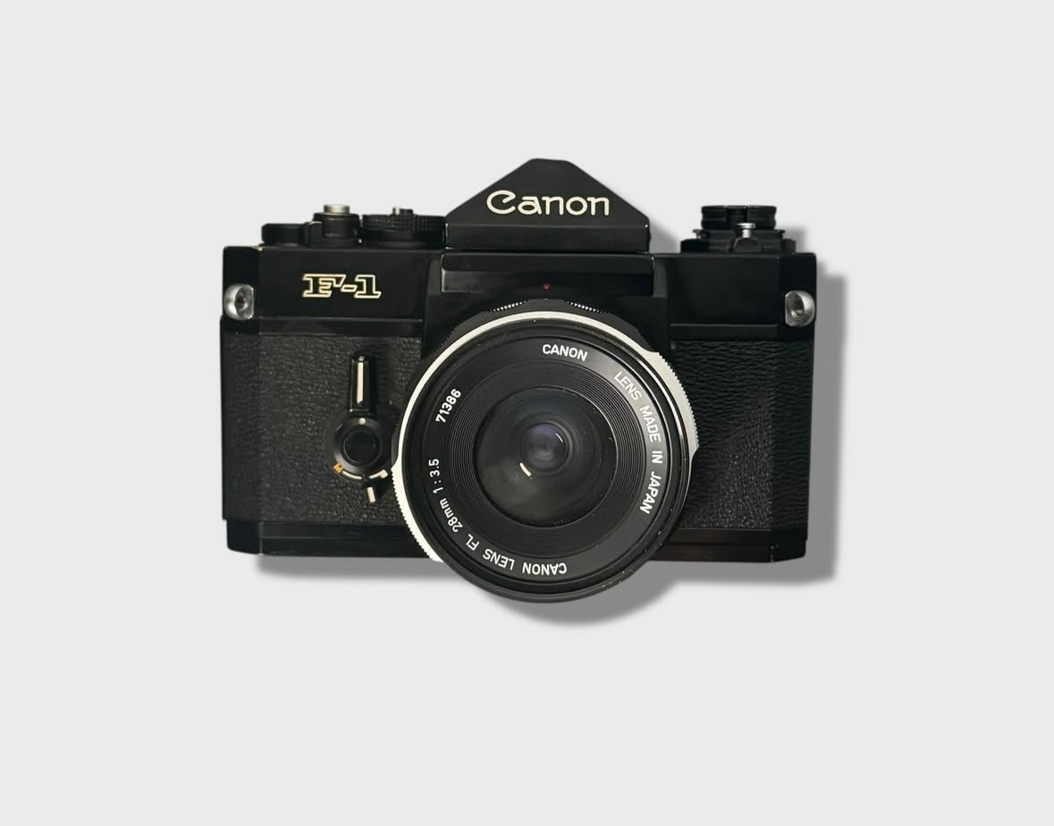 Canon F-1 + objektiv FL 28mm f/3.5