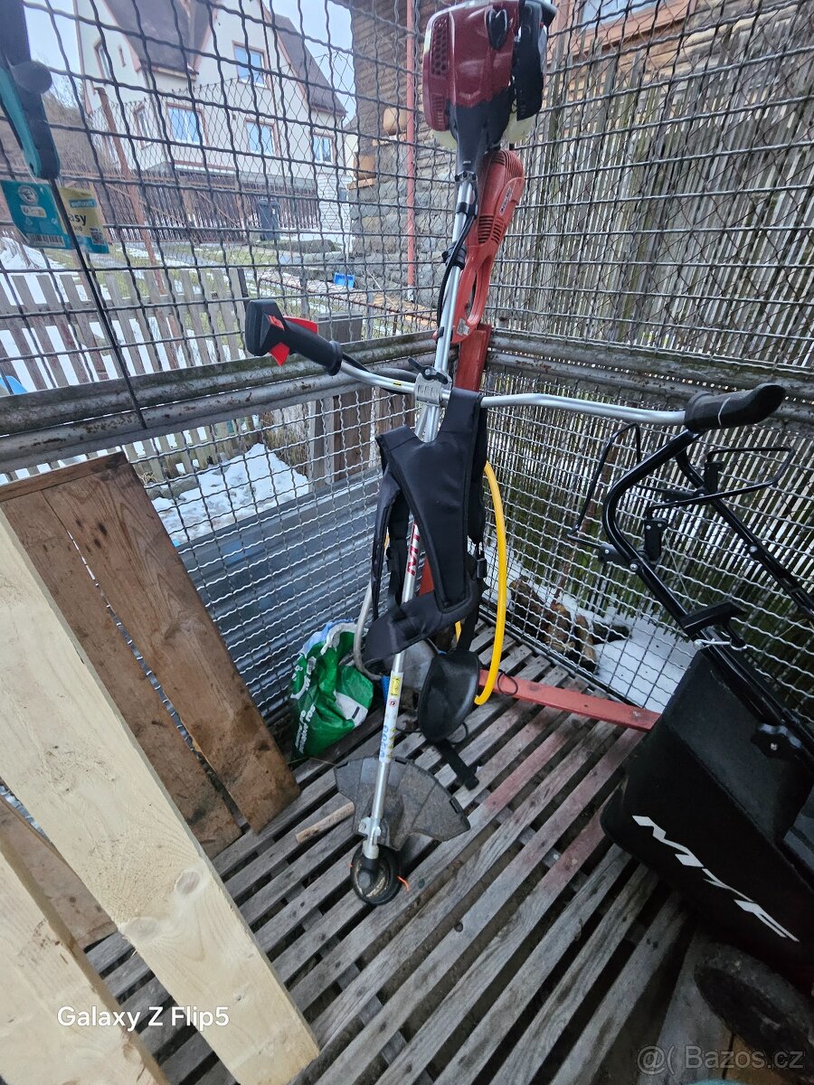 Křoviňák viz foto