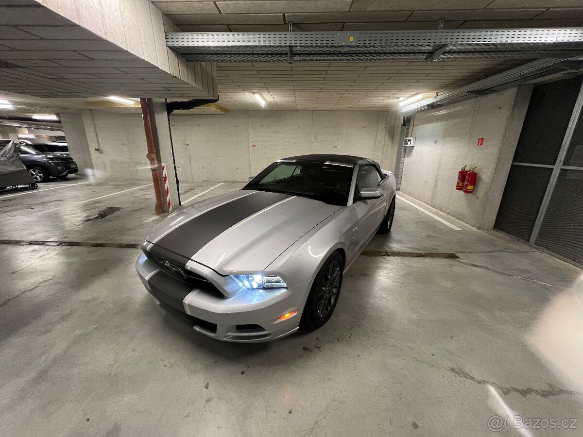 Ford MUSTANG 3.7