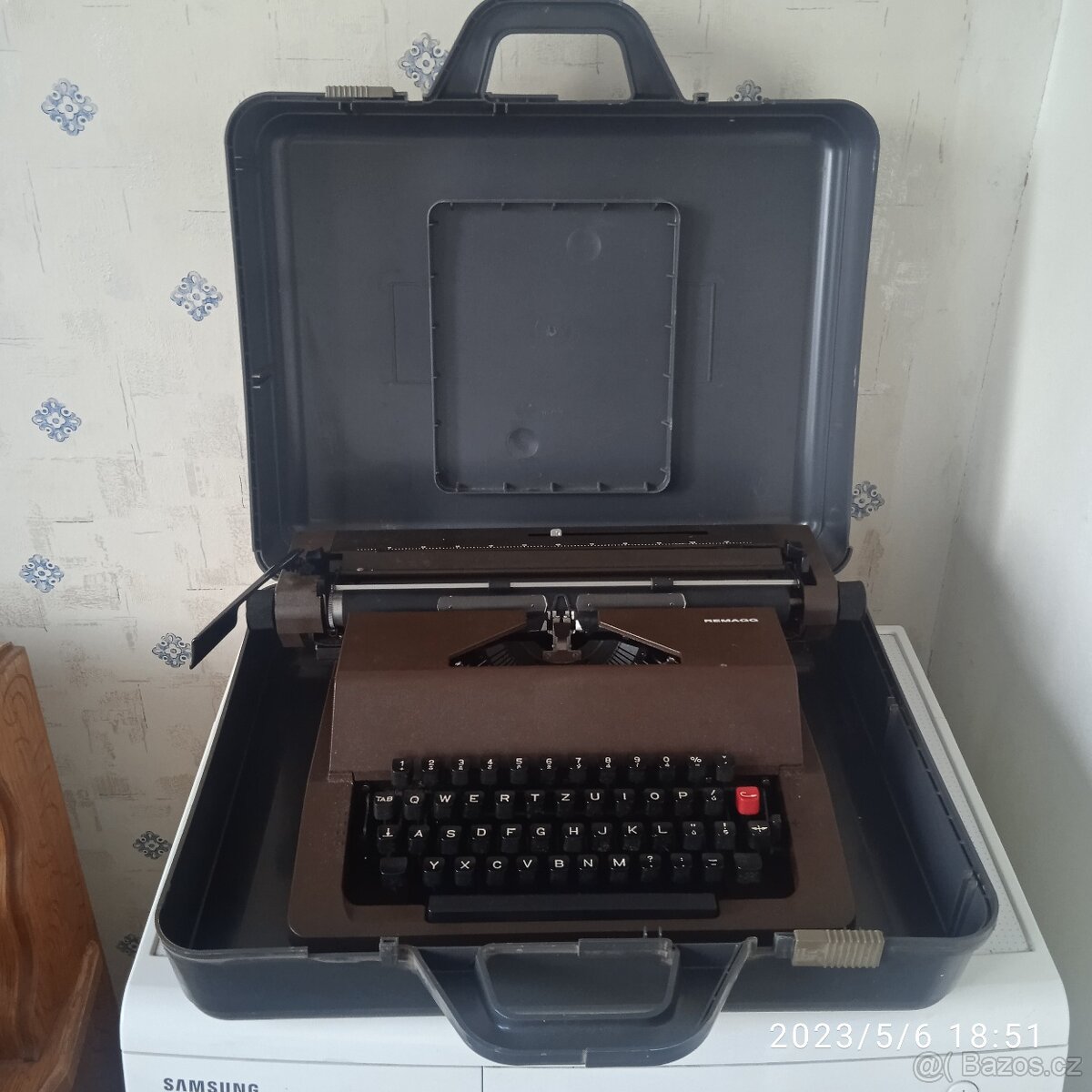Mechanické psací stroj REMAGG