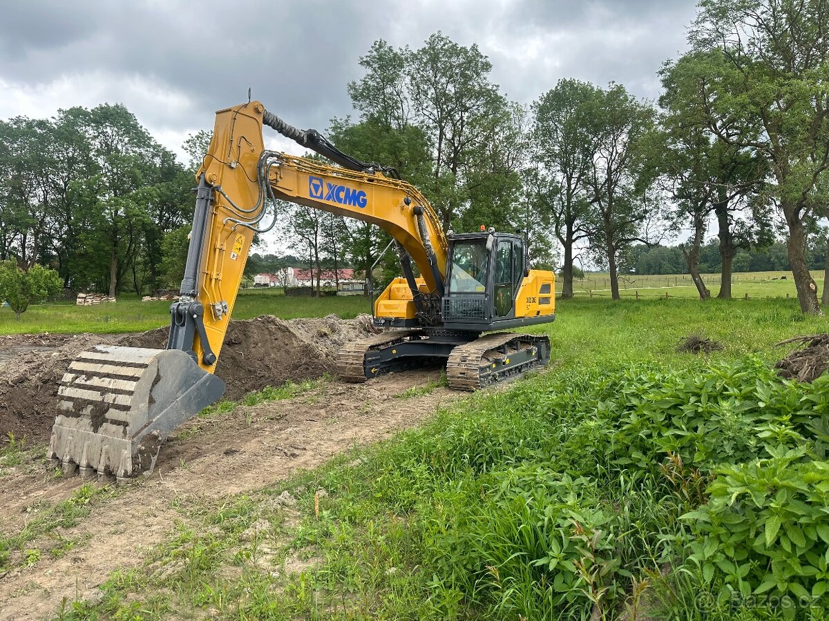 Pásové rypadlo XCMG XE220E