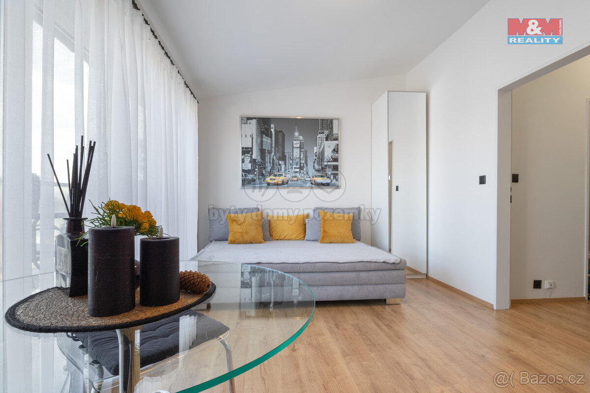 Prodej bytu 1+kk, 30 m², Jesenice, ul. Sluneční