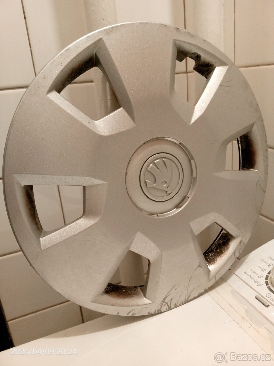 Poklice Škoda 15"