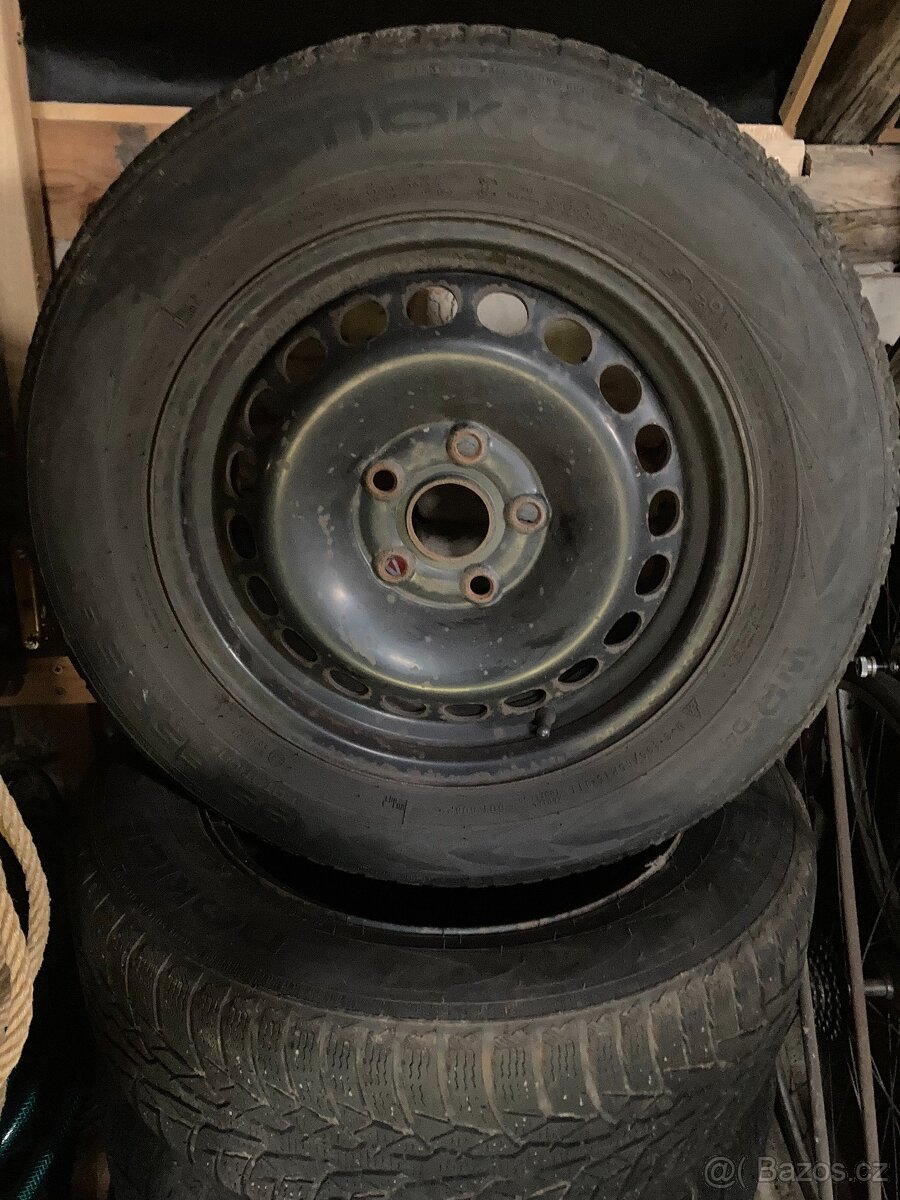 Kompletní zimní kola 195/65 R15 Nokian 91T