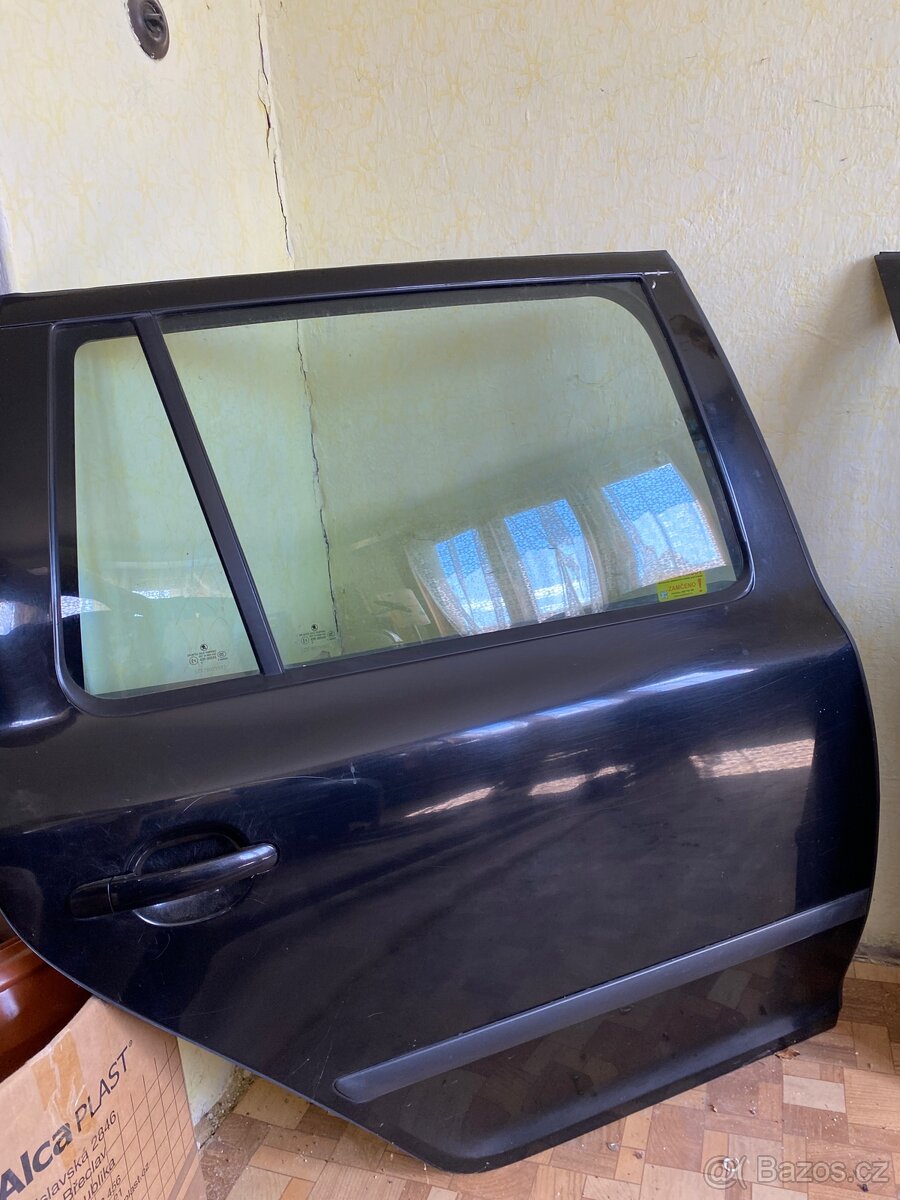 Škoda Octavia 2 zadní dveře