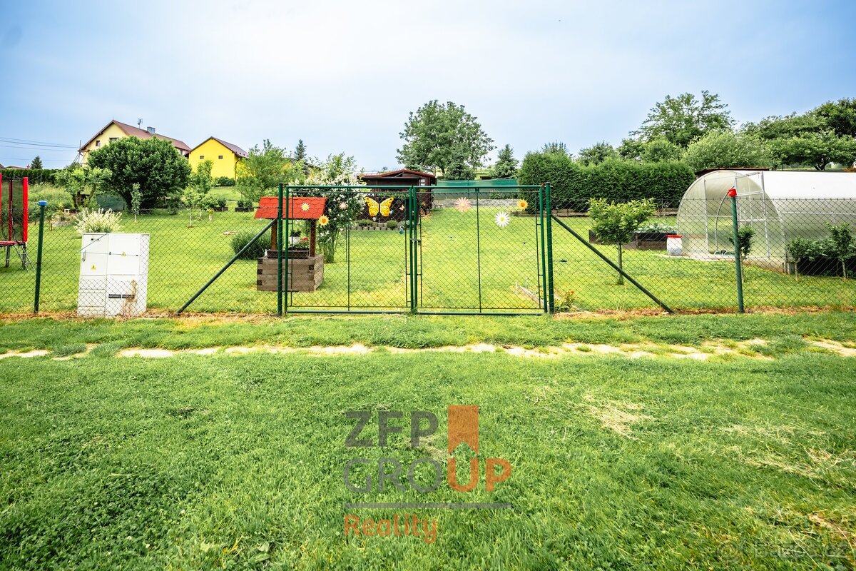 Prodej pozemku pro bydlení o rozloze 1 299 m2 - Petrovice u