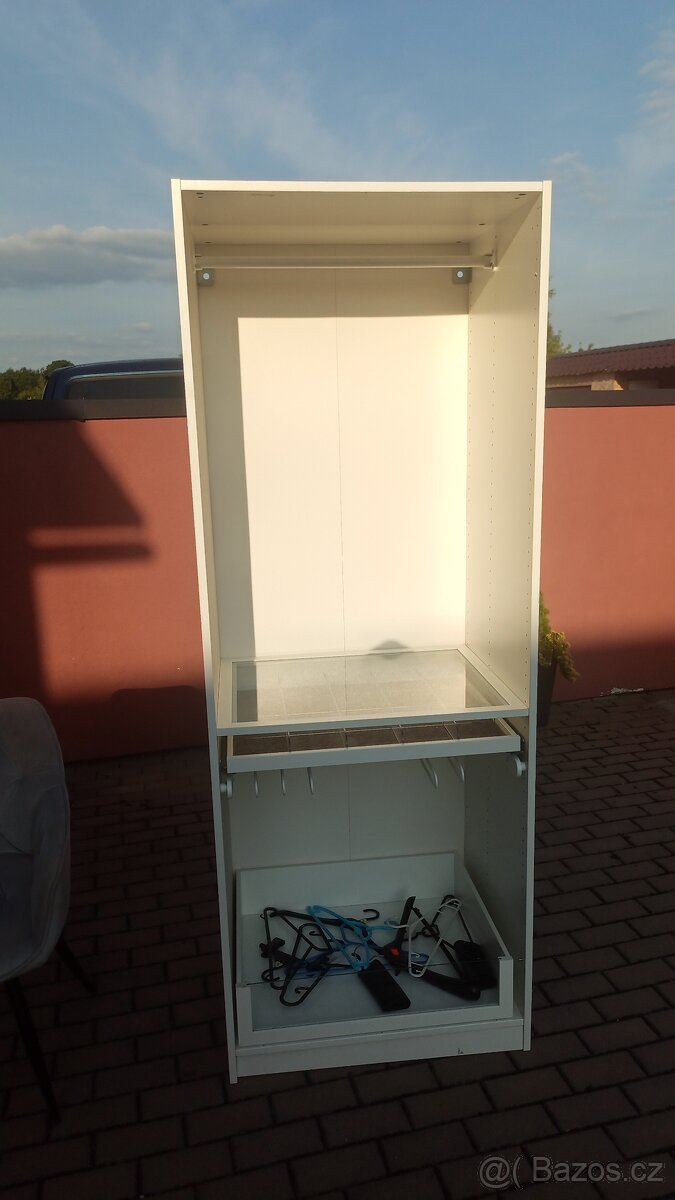 Šatní skříň Ikea