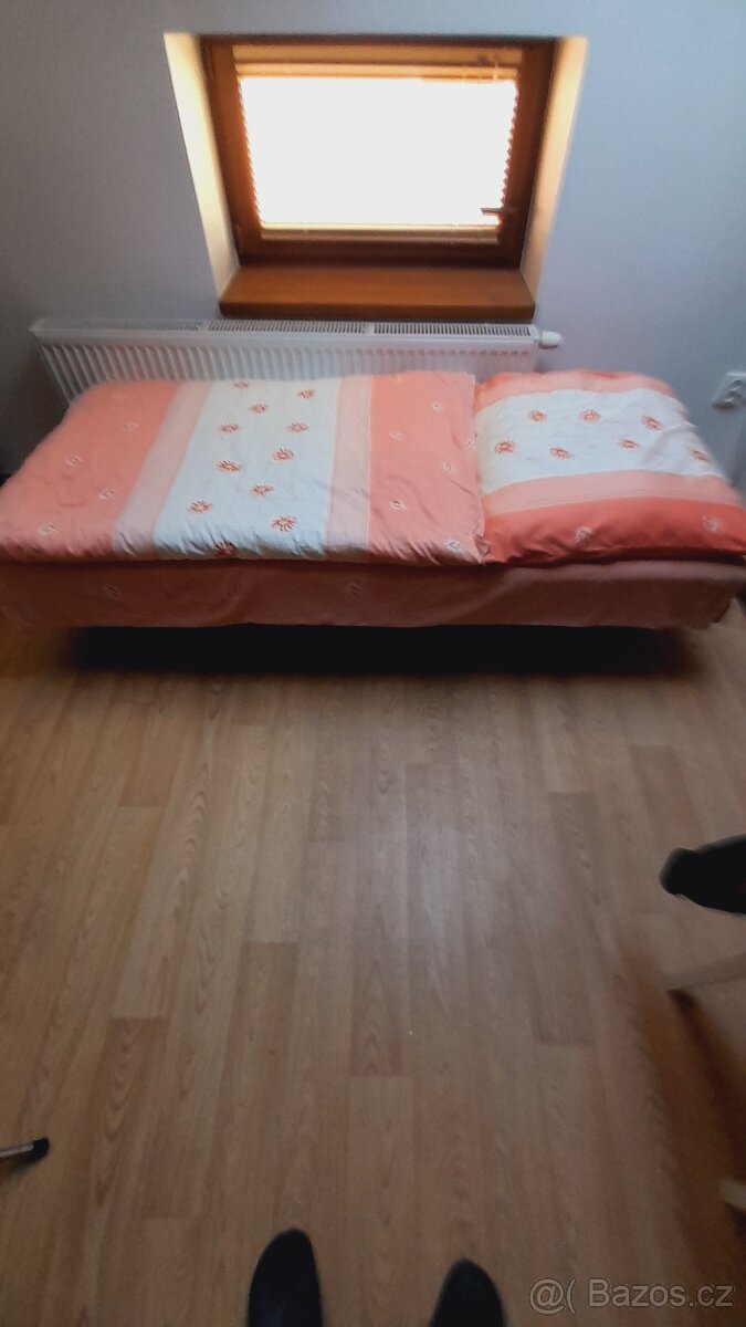 Válendy k dispozici