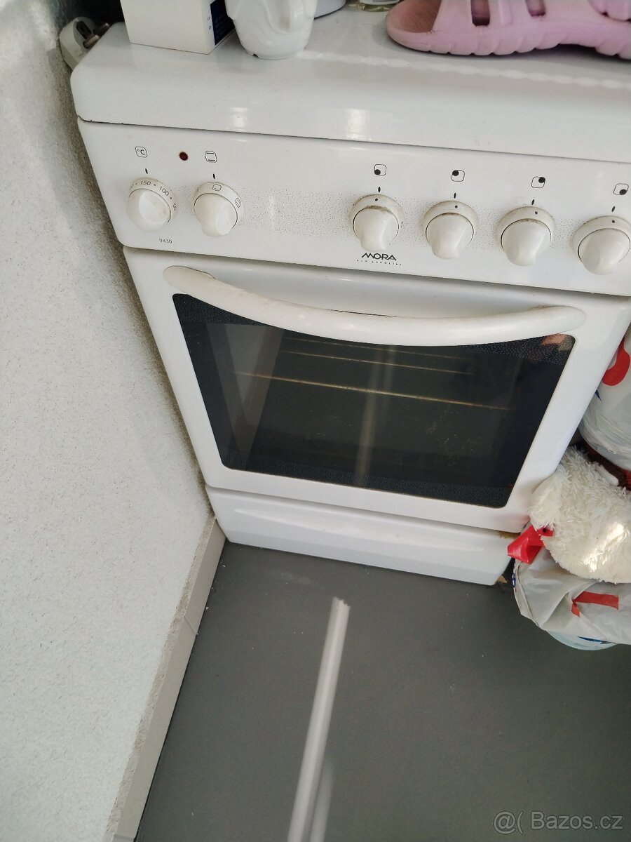 Plynový sporák i trouba