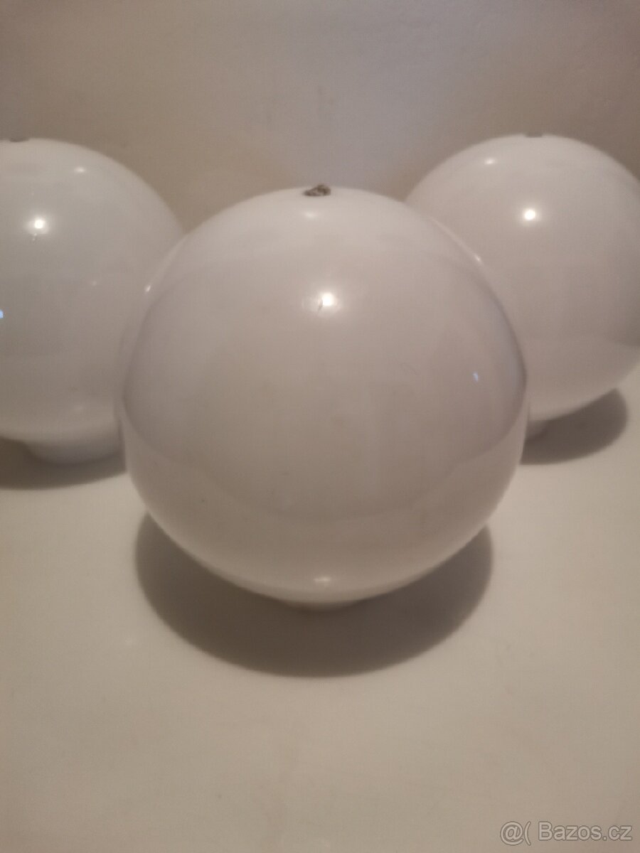 Stínidlo na venkovní lampu