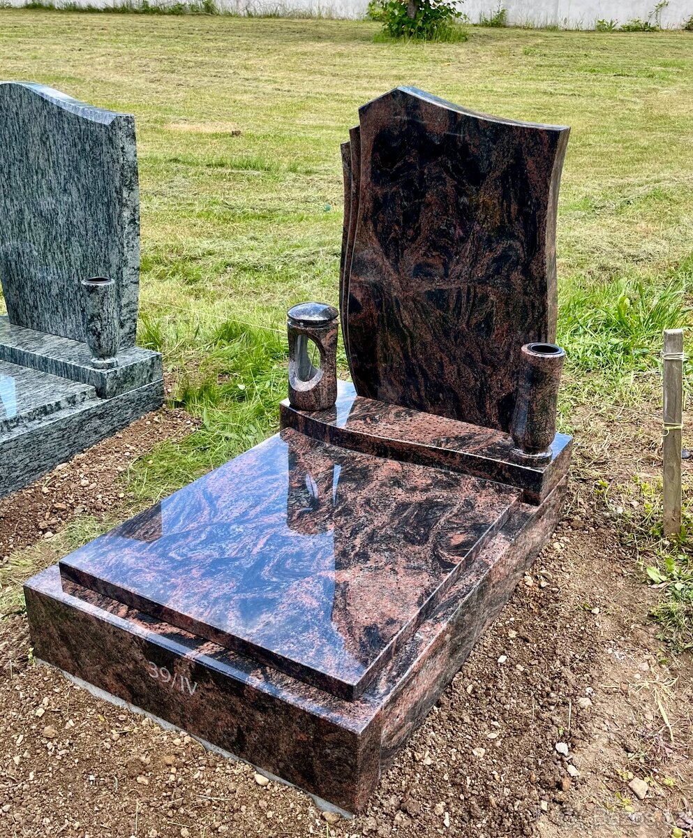 Nový hrob na Řepích