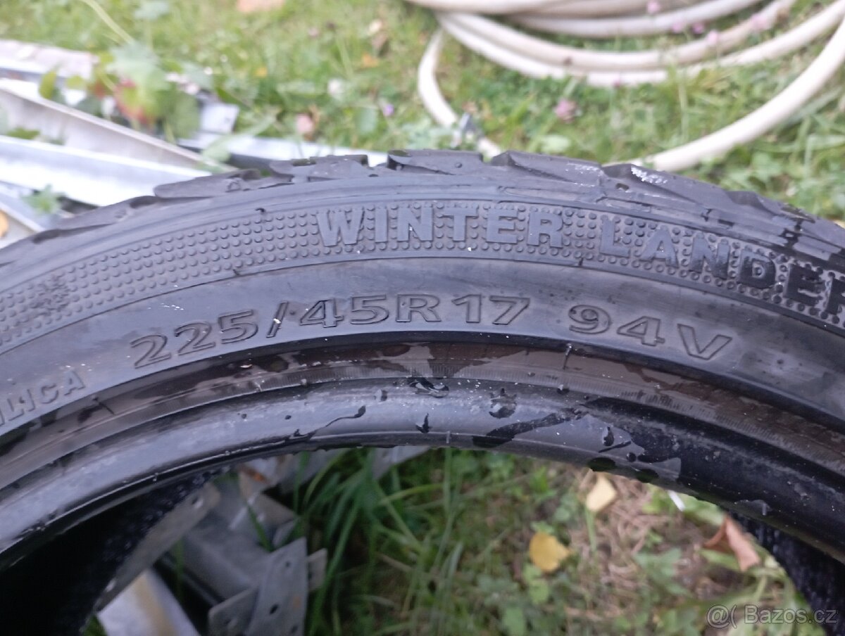 225/45 R17
