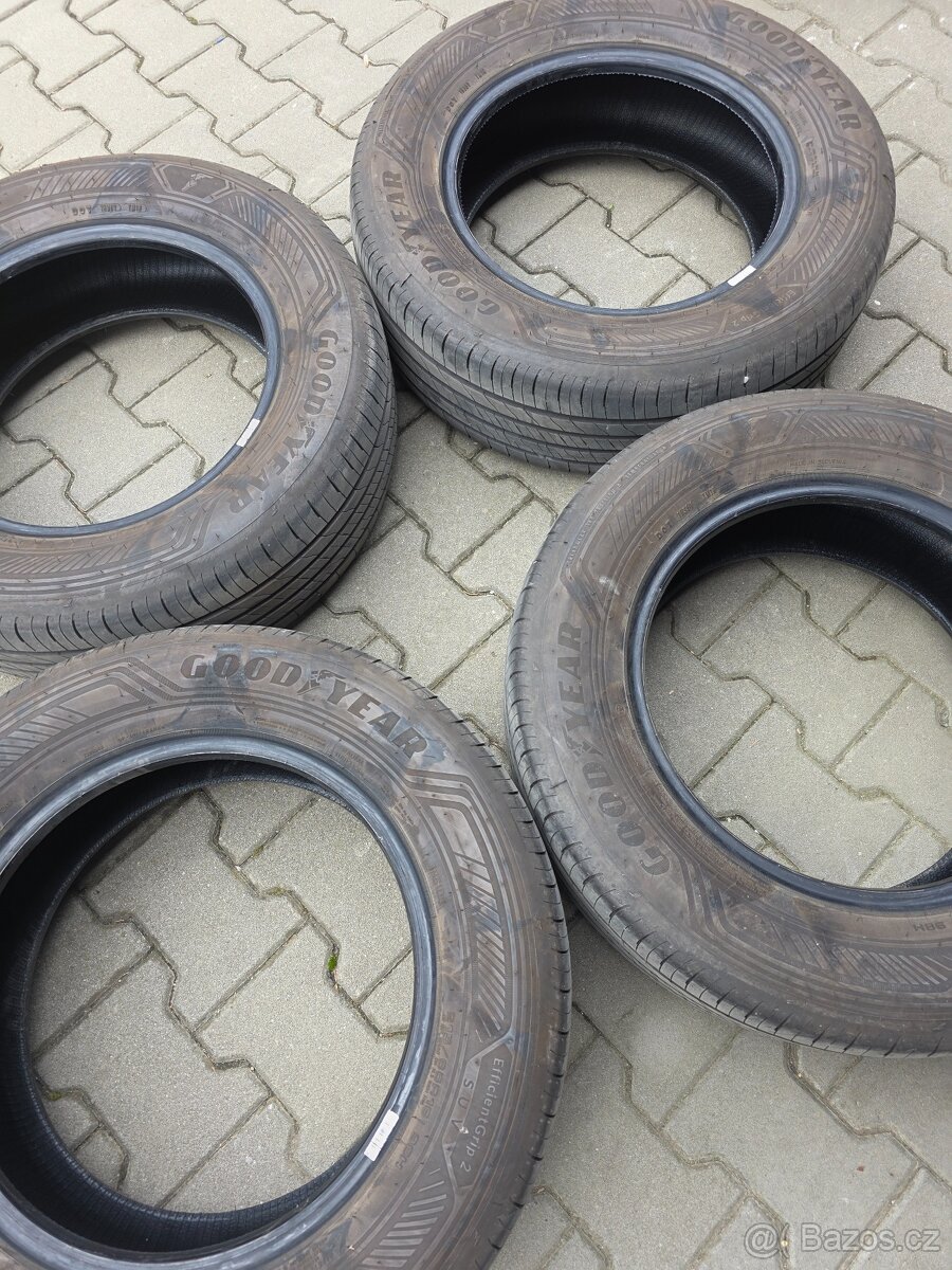 Letní pneu 215/65R16