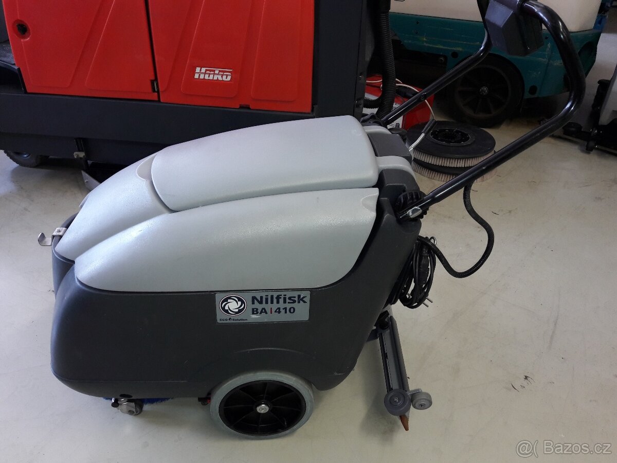 Podlahový mycí stroj Nilfisk BA 410
