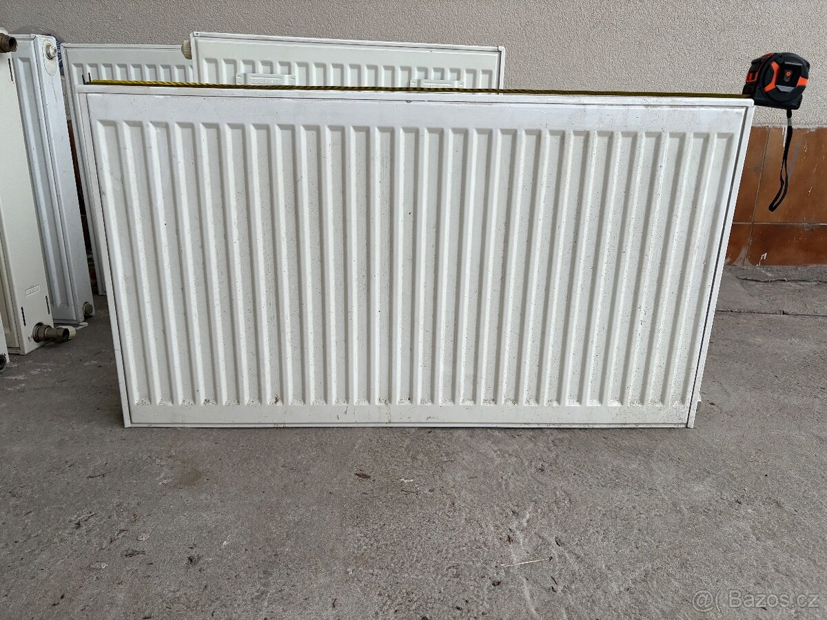 Radiátory – více kusů, různé rozměry, funkční