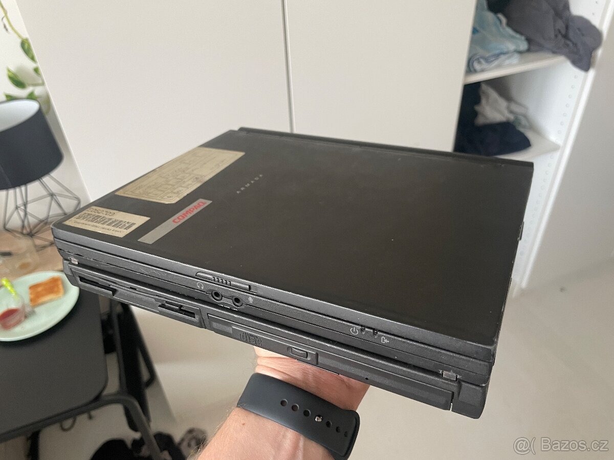 Compaq Armada M300 včetně rozšíření,plně funkční retro ntb