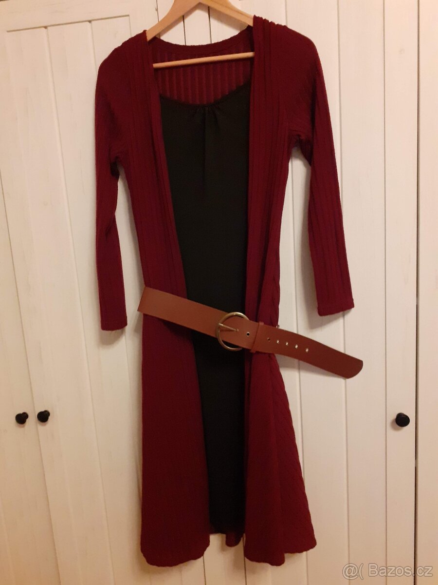 Netradiční dvouvrstvé šaty