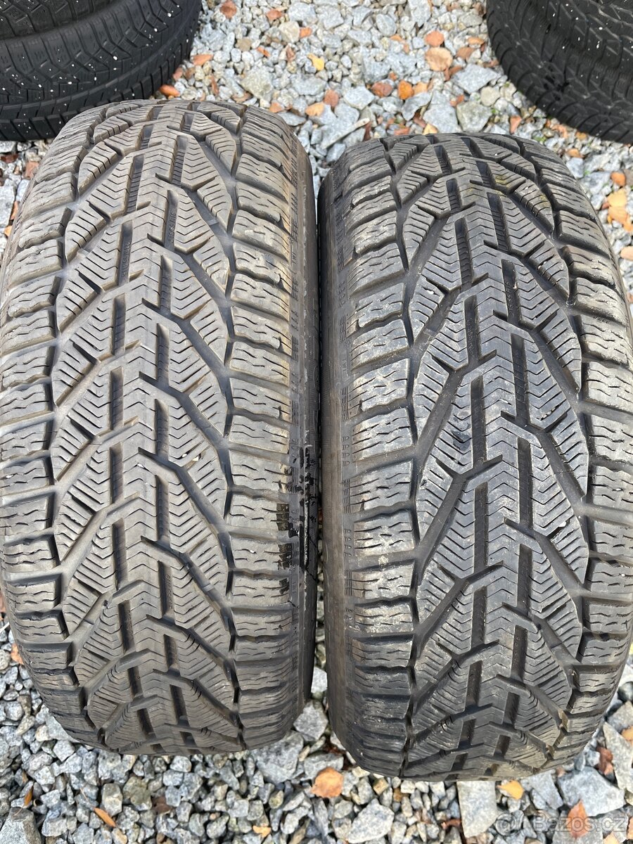 Zimní pneu 215/55/16 Kormoran 95%