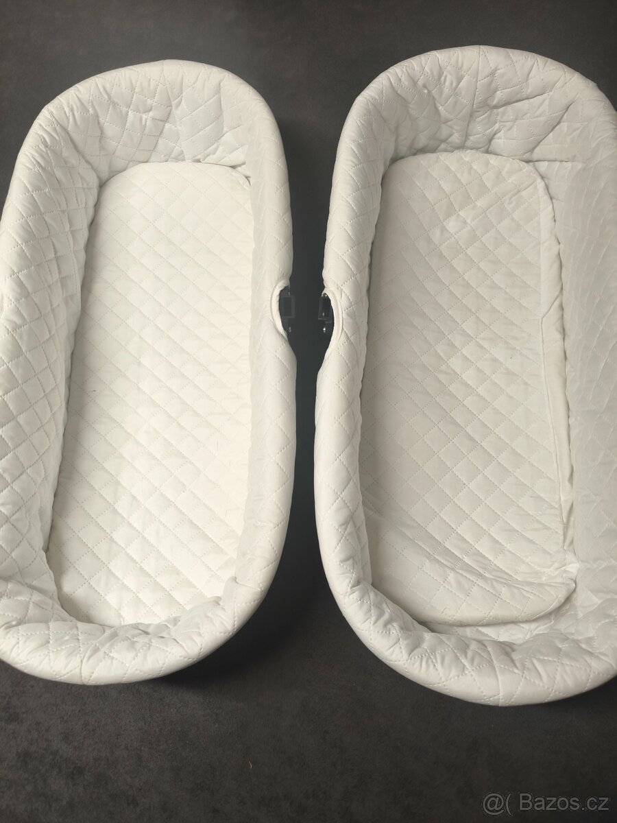 Kočárek pro dvojčata