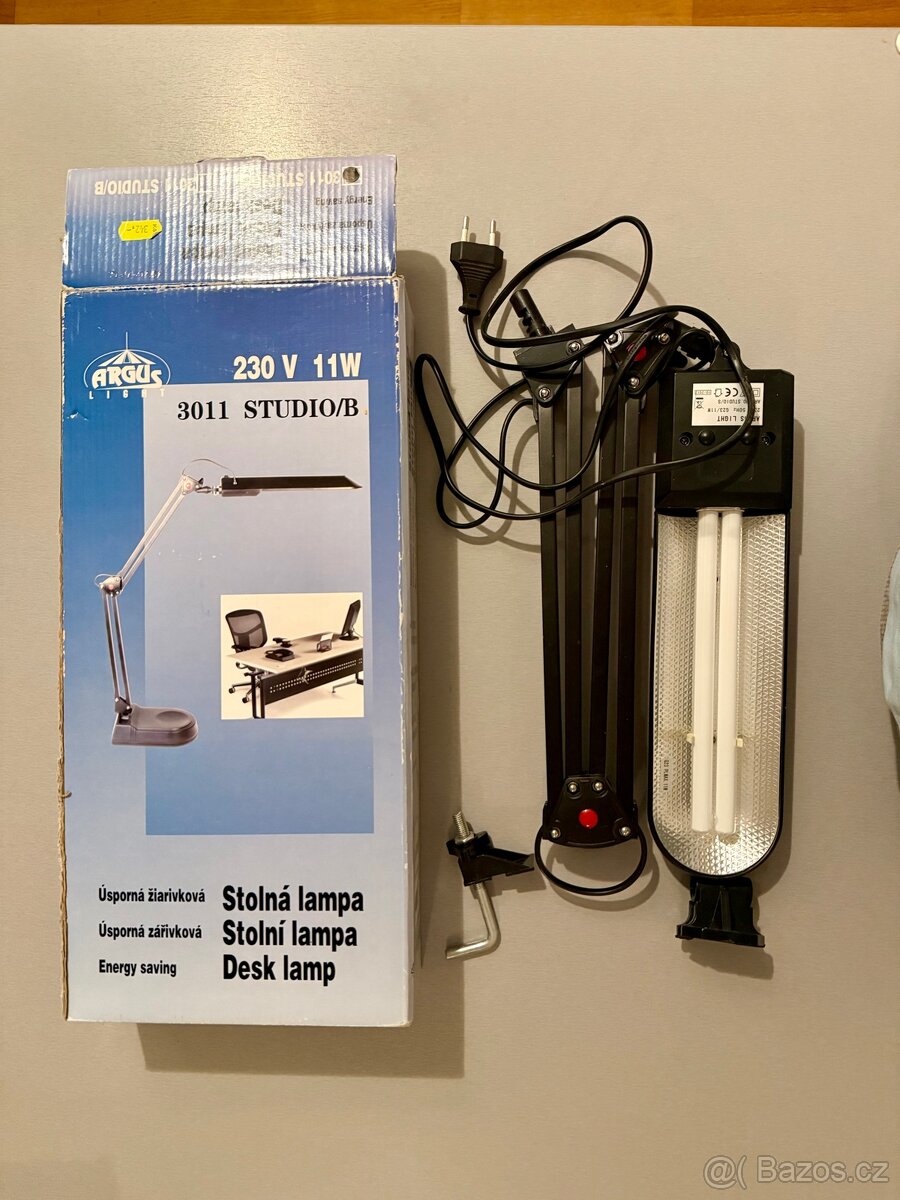 Úsporná zářivková stolní lampa
