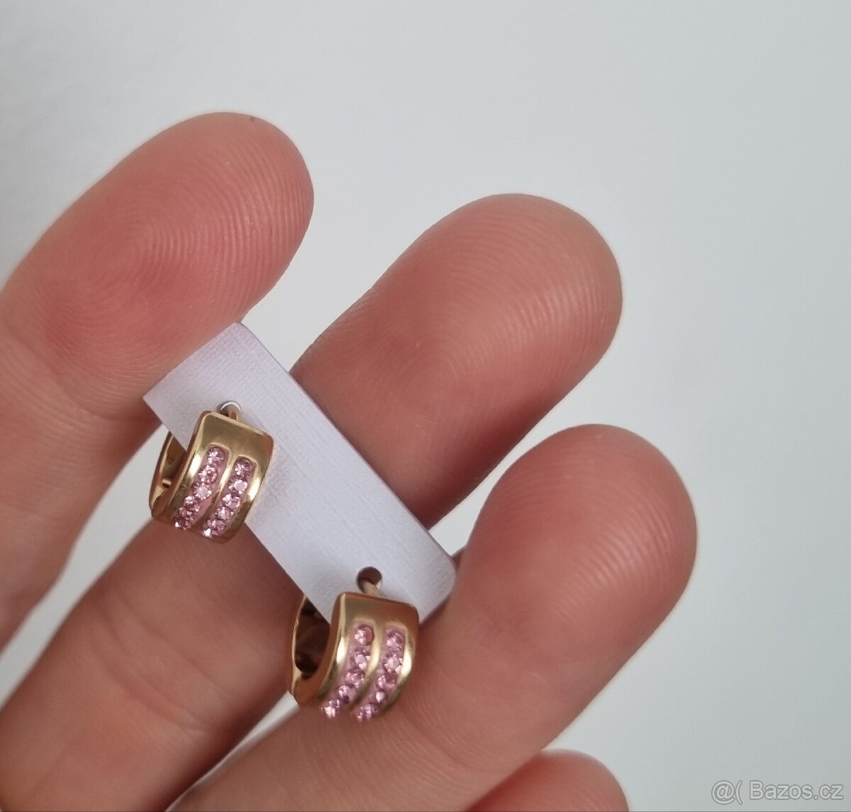 Nové dívčí ocelové náušnice s růžovými bižu kamínky