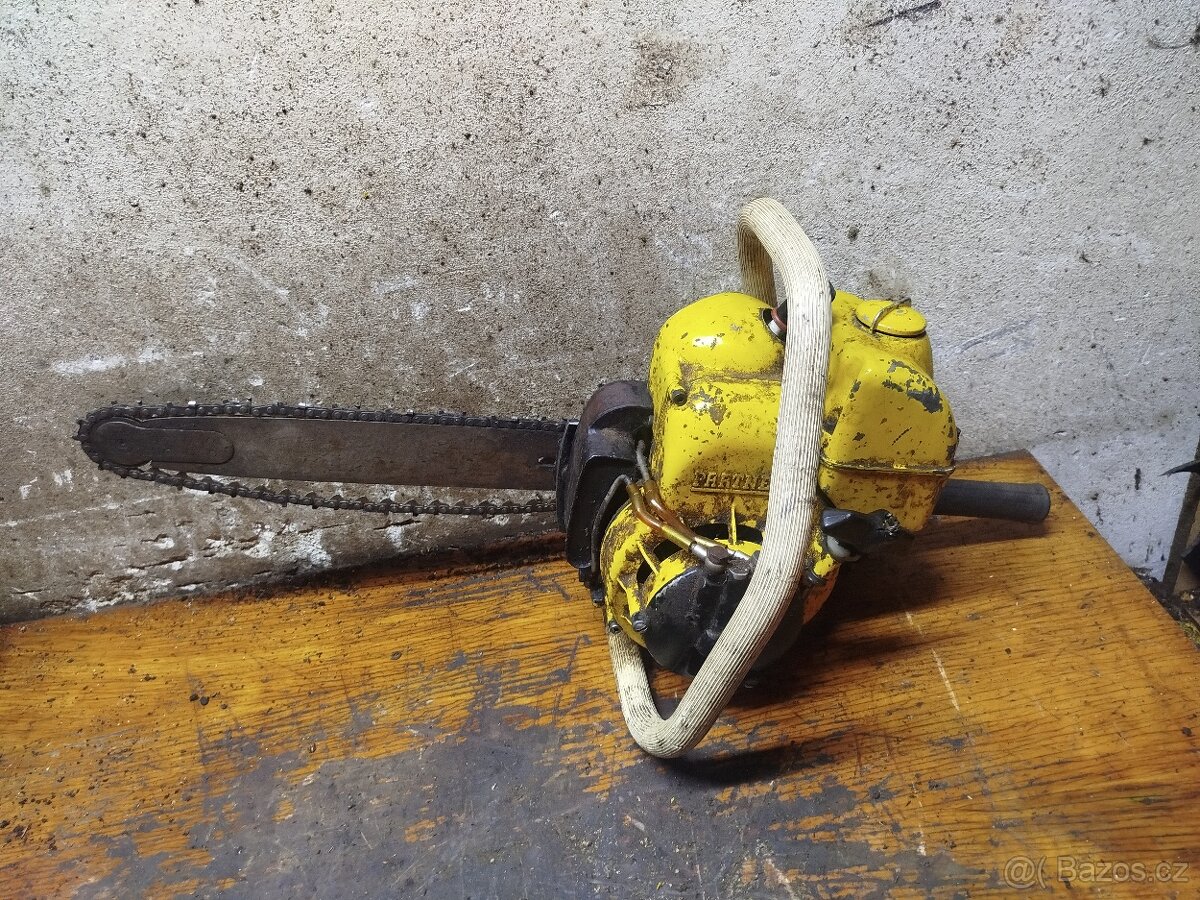 Motorová pila partner R11