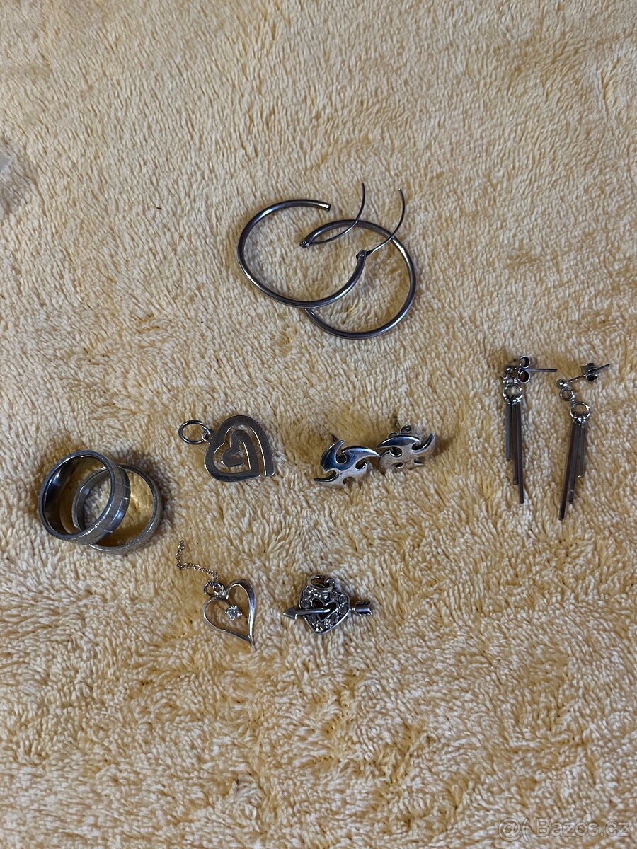 Stříbro a chirurgická ocel