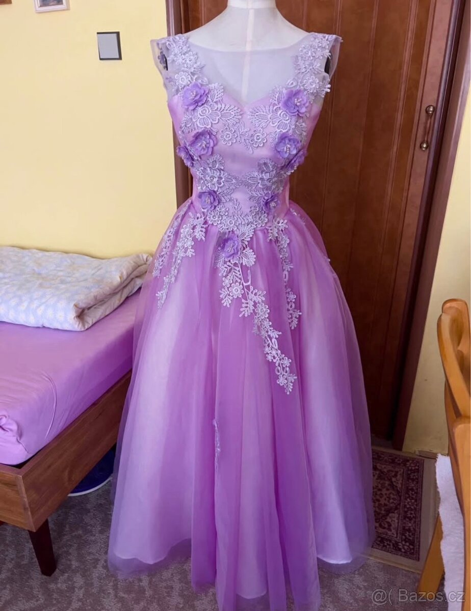 Maturitní/plesové šaty světle fialové
