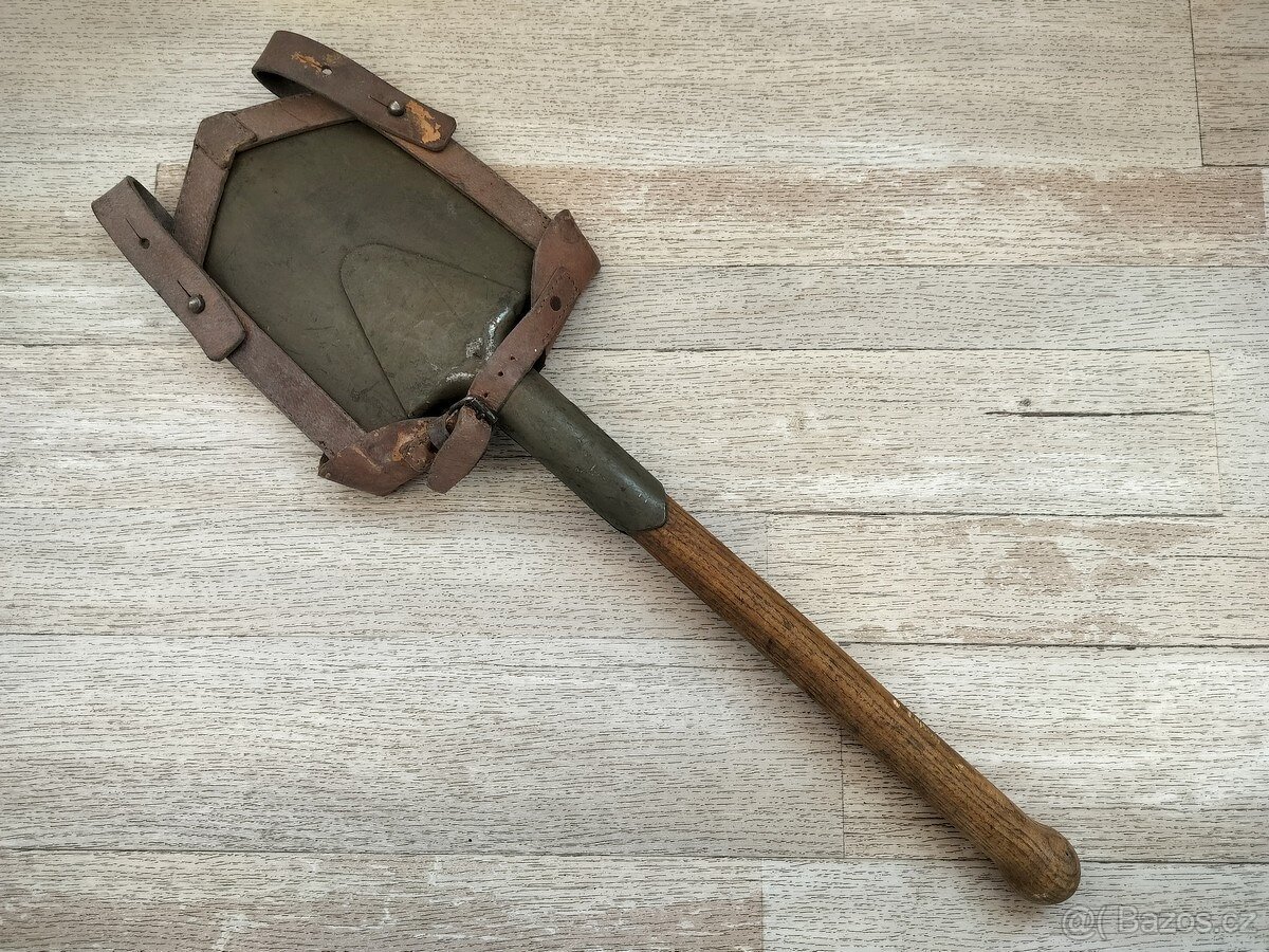 Československá polní lopatka ČSLA se závěsníkem originál