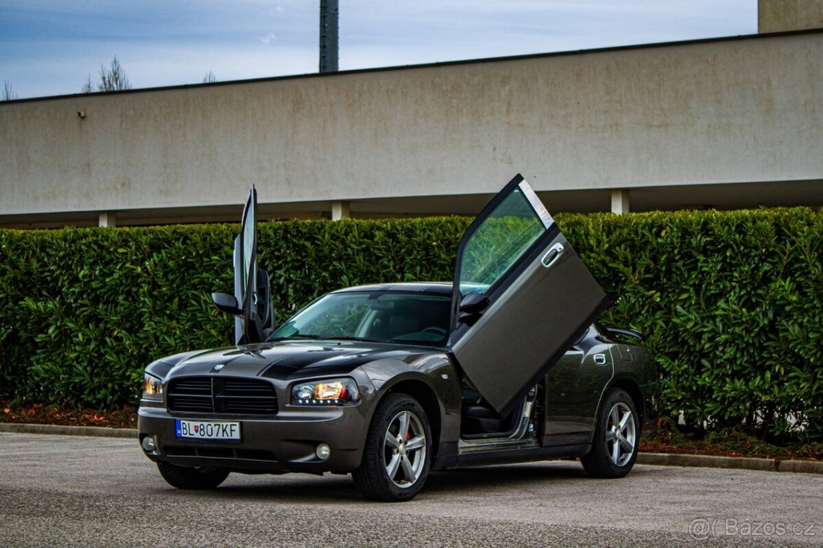 Dodge Charger 2.7 V6 A/T Lambo doors, Športový výfuk