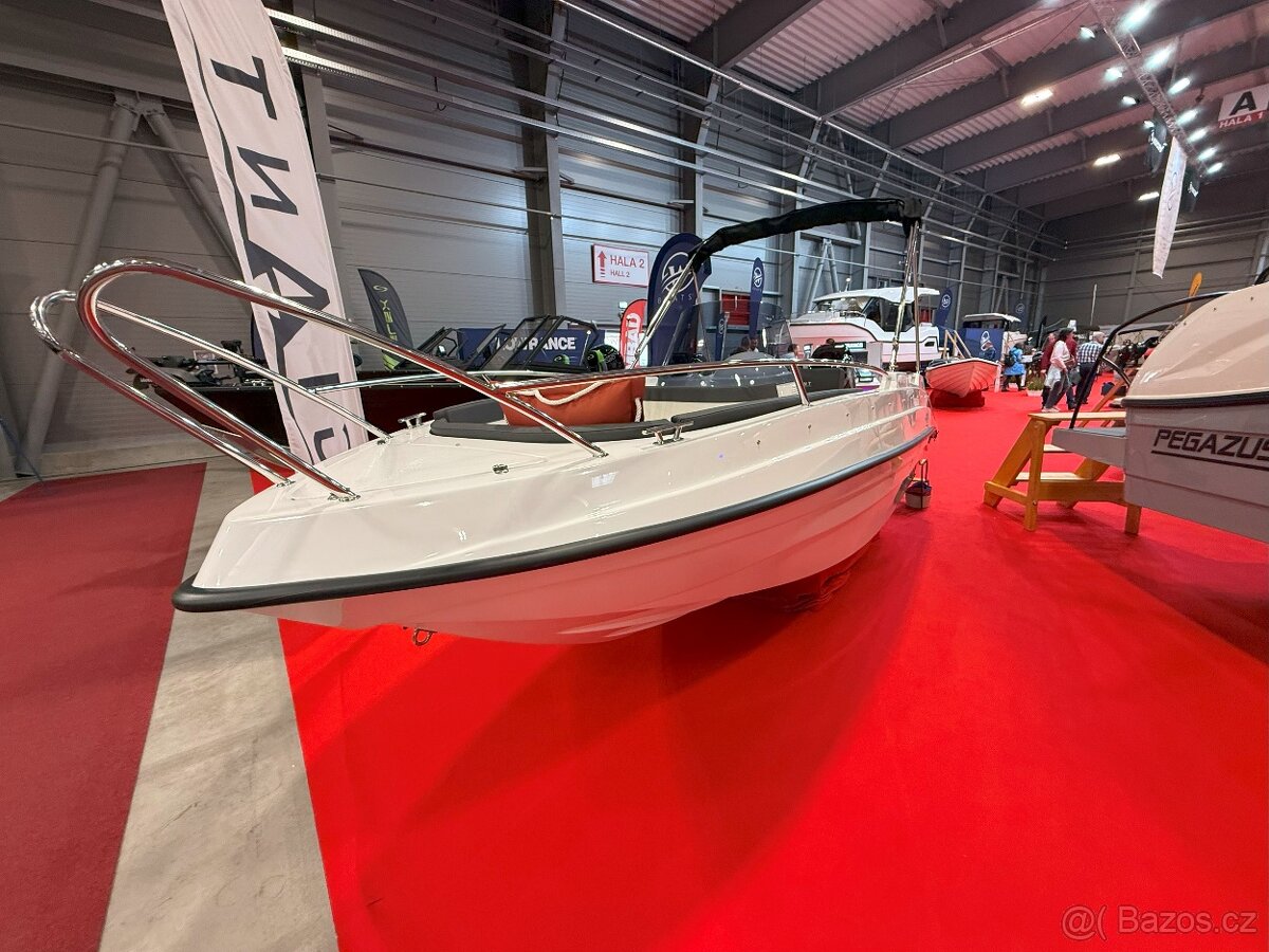 Nový motorový člun Giant 475 Sport+MOTOR