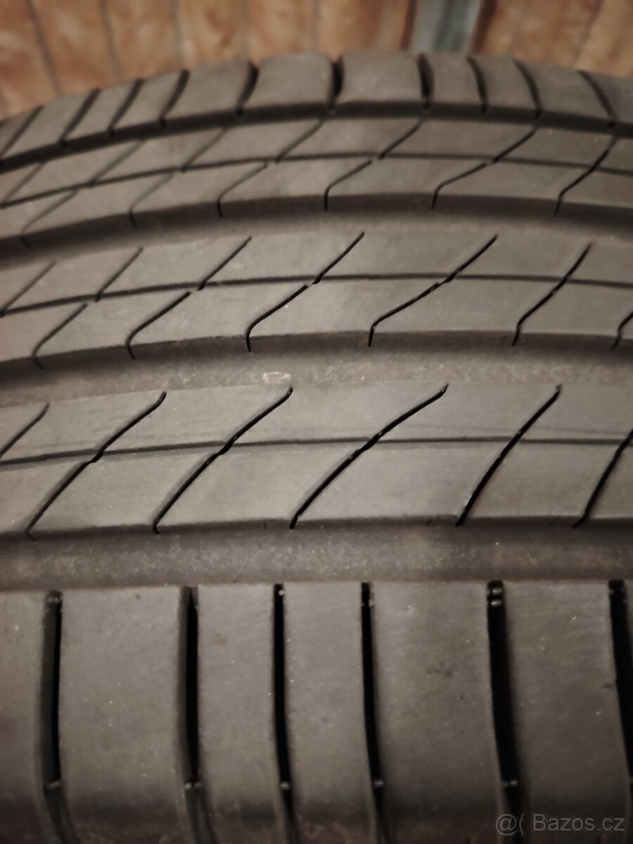Michelin R 18