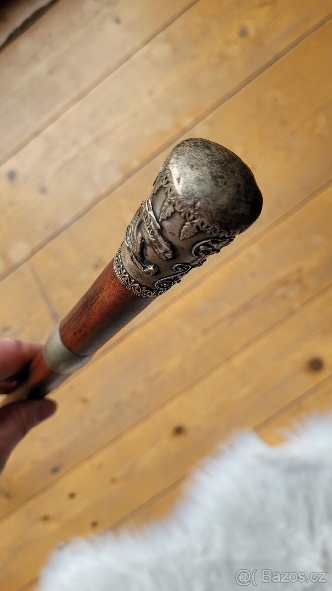 Hůl špacírka hlavice s vyobrazením koně a místem na monogram
