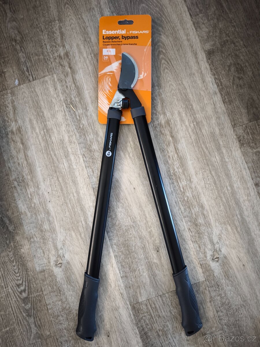 Nůžky Fiskars Bypass na silnější větve