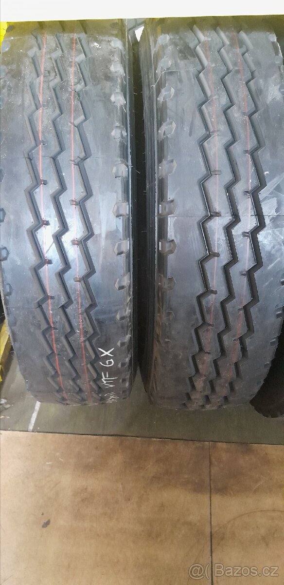 Nákladní pneu 13R22,5 prední, vodící
